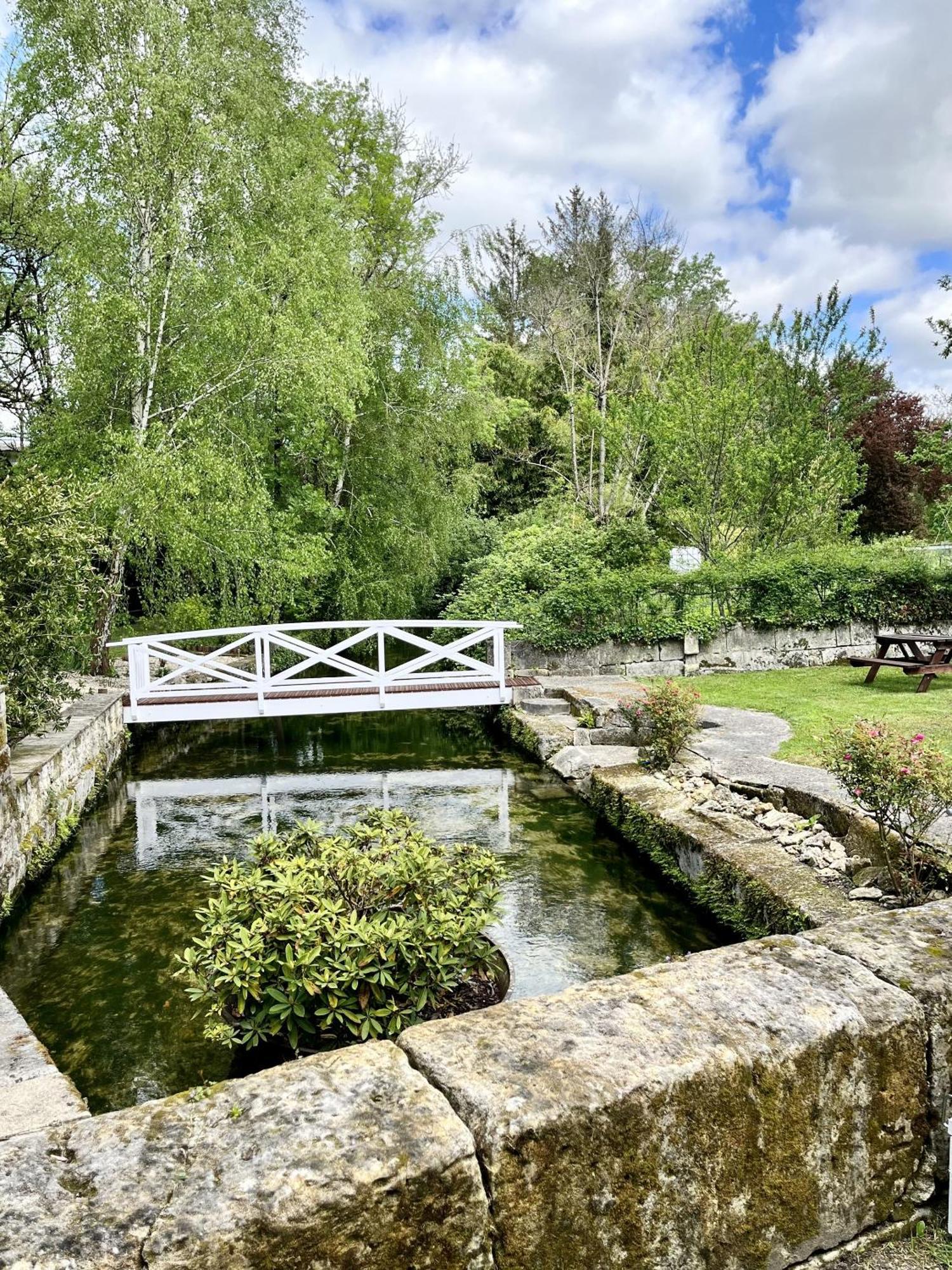 Petit Moulin De Veillard Villa Bourg-Charente Exterior foto