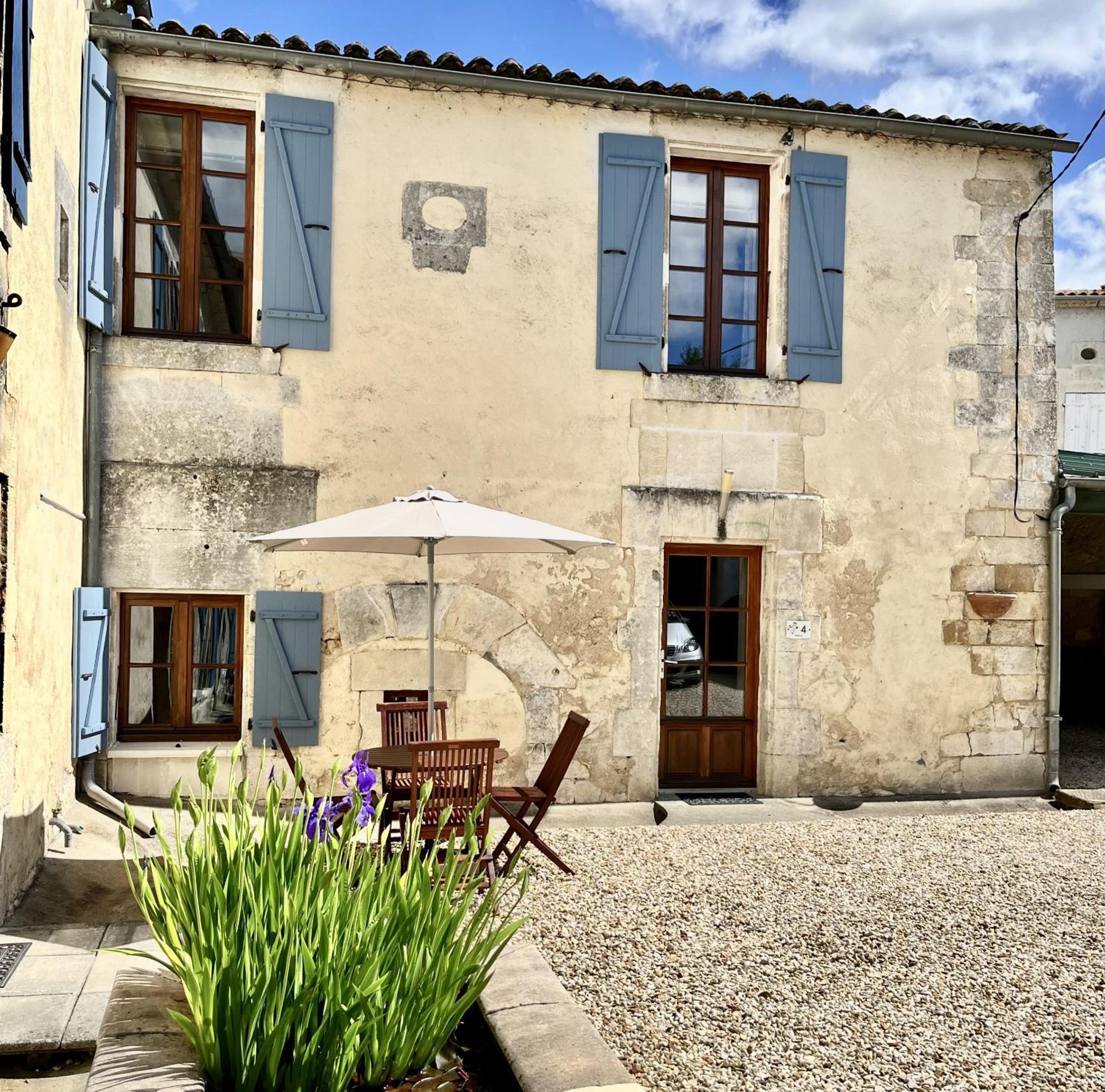 Petit Moulin De Veillard Villa Bourg-Charente Exterior foto